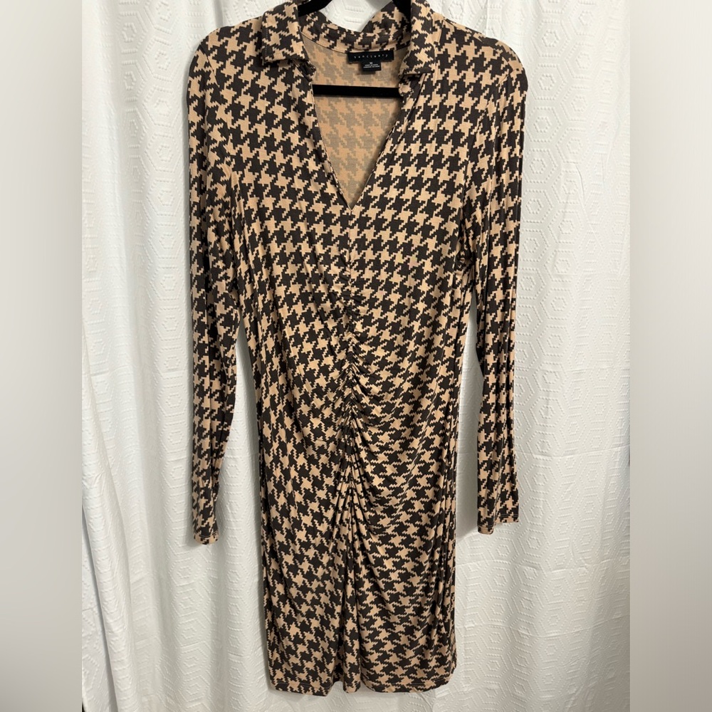 Sanctuary Houndstooth printed long sleeve dress. Size small
